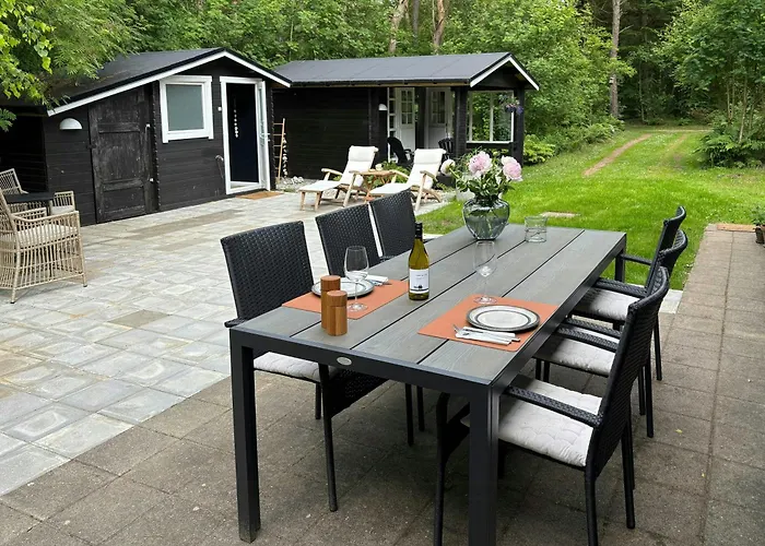 Log Between North Sea And Stadil Fjord Tatil Evi *